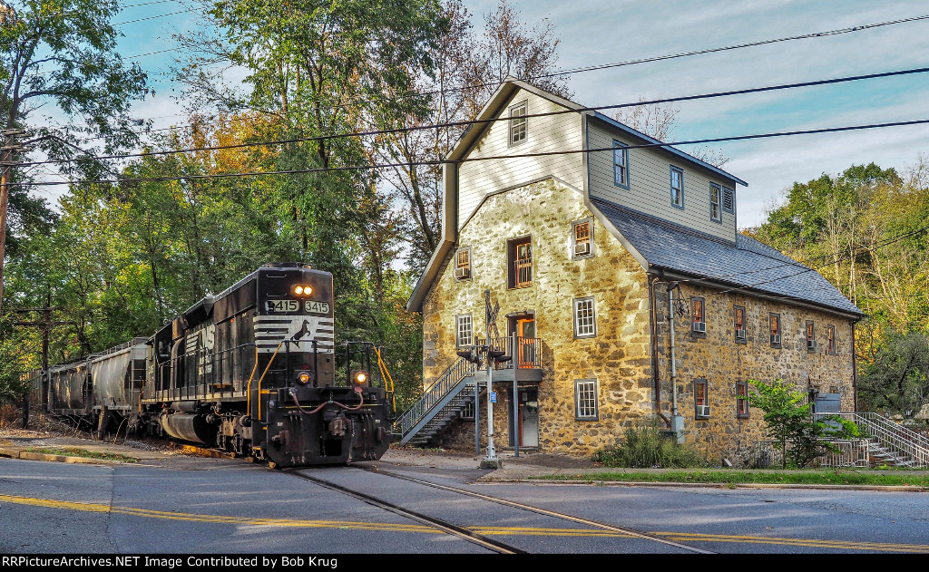 Illick's Mill grade crossing